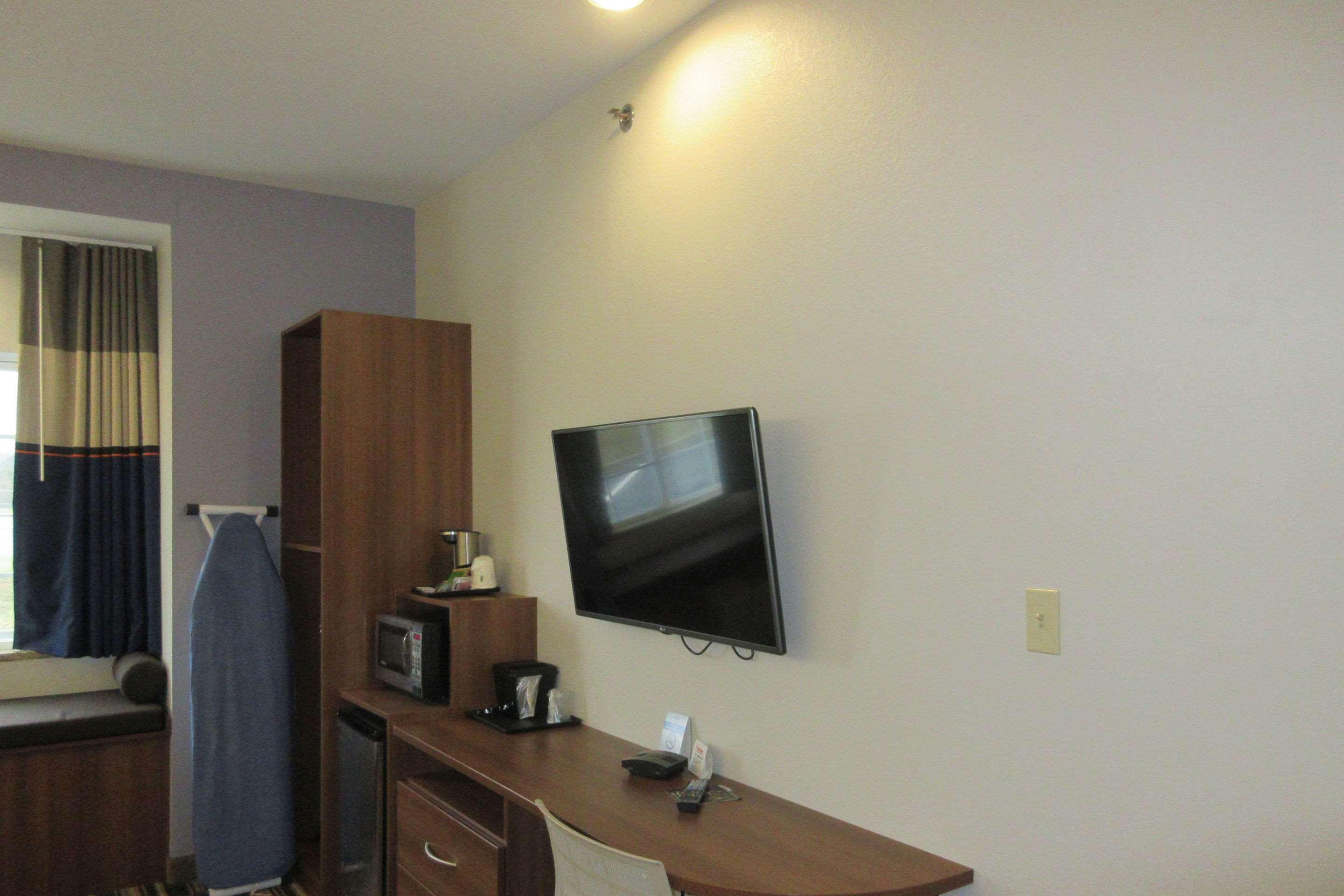 Quality Inn & Suites Caldwell I-77 Extérieur photo