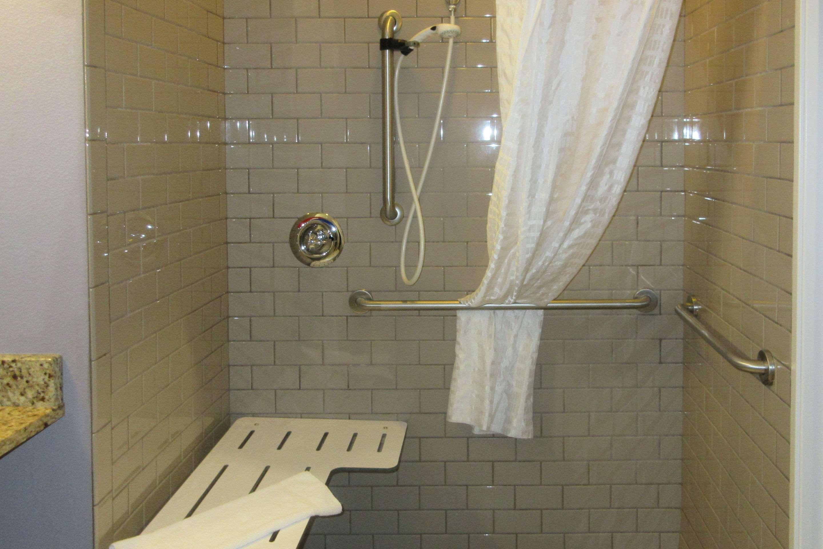 Quality Inn & Suites Caldwell I-77 Extérieur photo