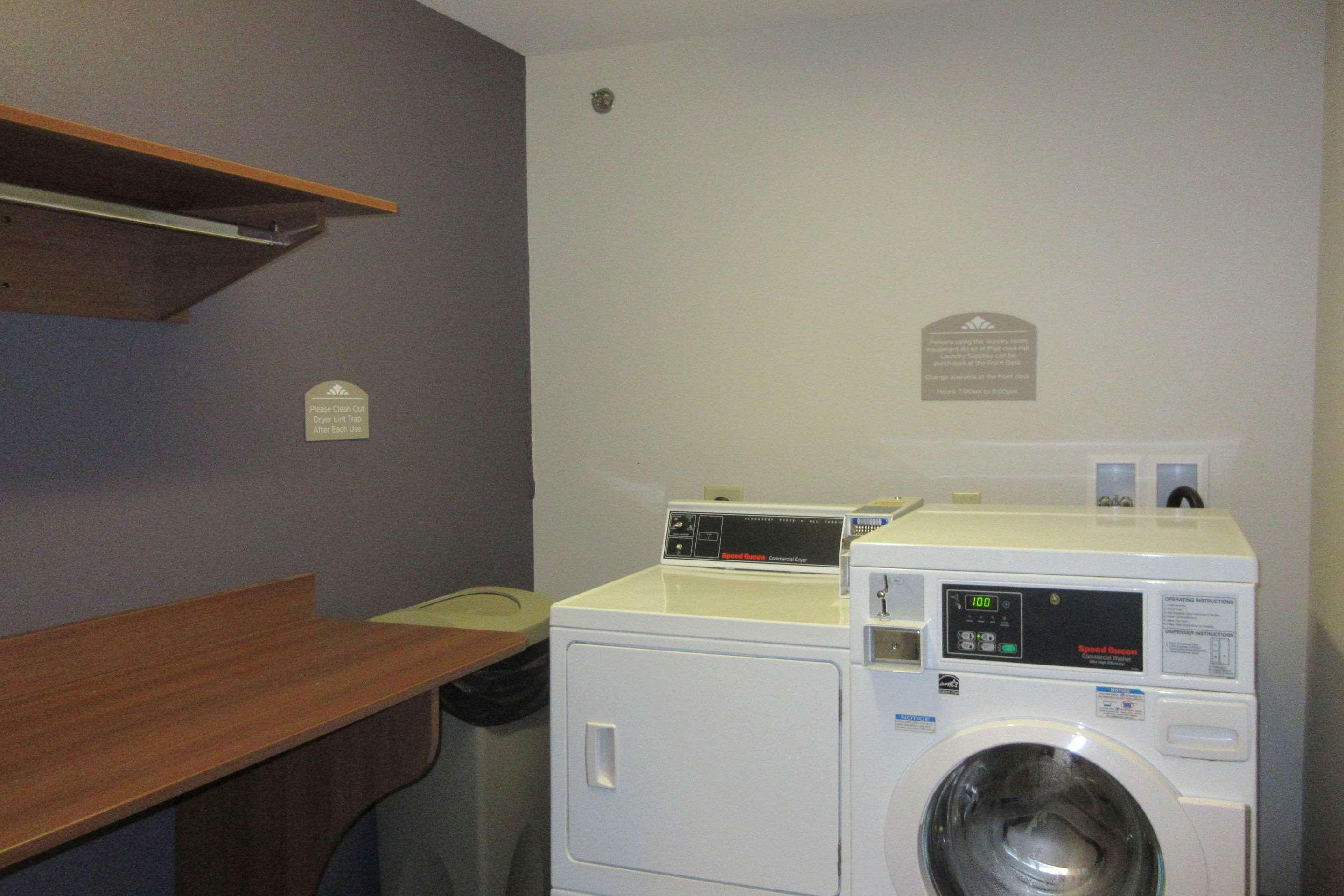 Quality Inn & Suites Caldwell I-77 Extérieur photo