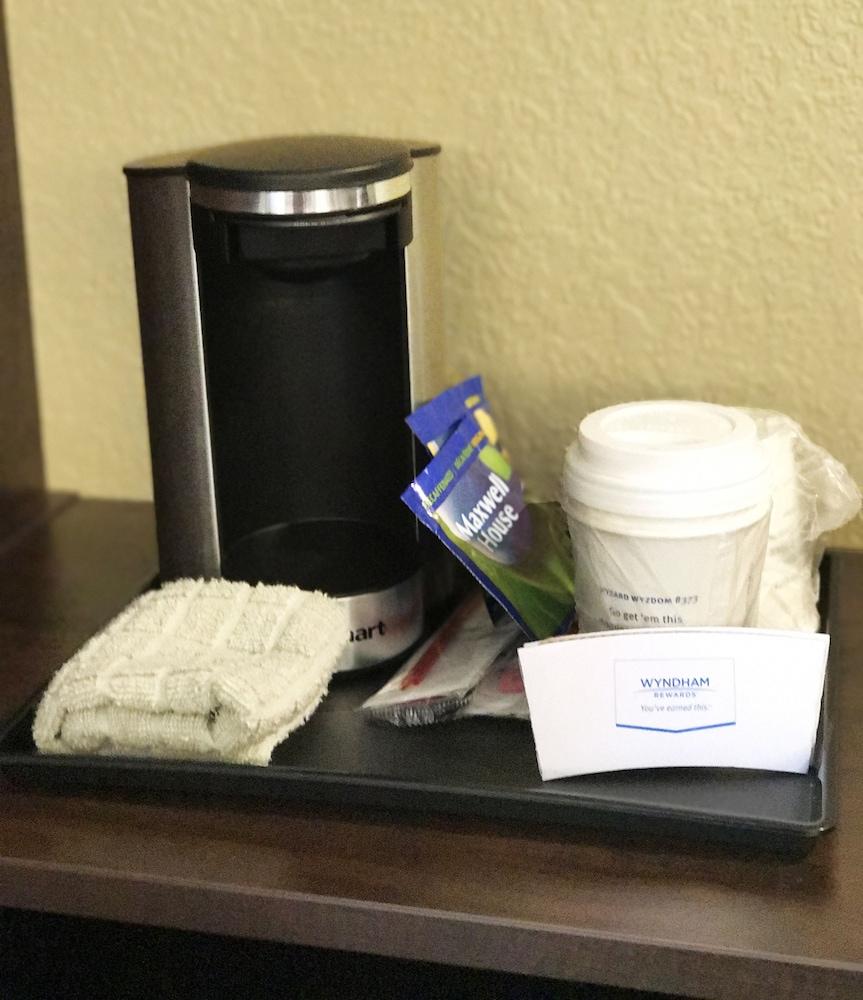 Quality Inn & Suites Caldwell I-77 Extérieur photo